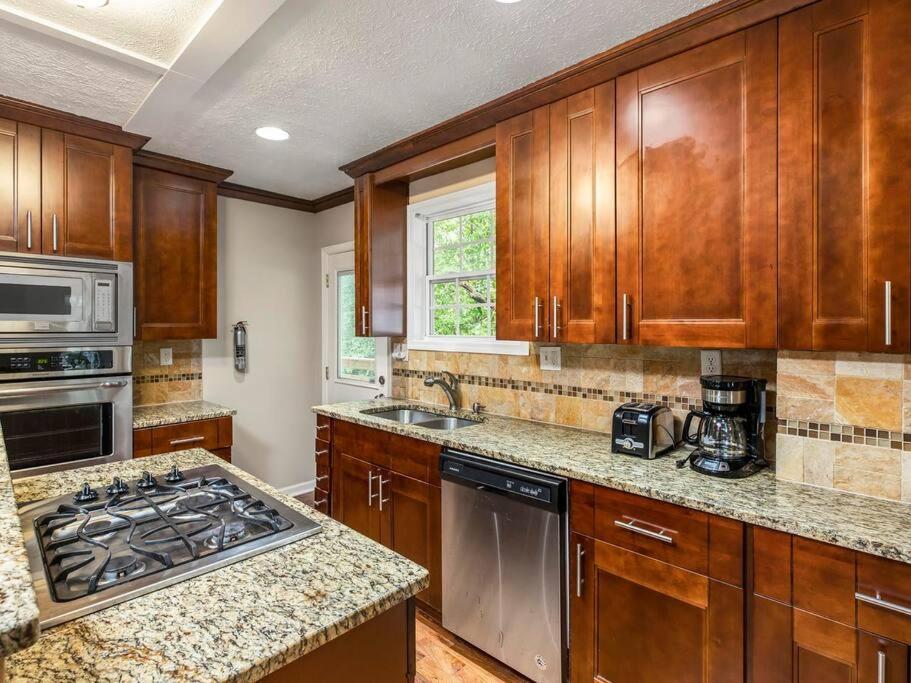 Gorgeous East Village Home Near Downtown Sleeps 12 5 Bedrooms Coffee Bbq Ac Parking Атланта Экстерьер фото